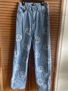 Fashion Nova Light Blue Straight Jeans with White Smiley Print